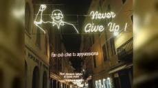 Vialli: quasi un anno dopo, il centro di Cremona illuminato dalle sue frasi