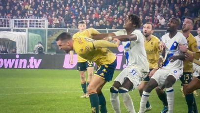 Genoa, l'ex arbitro Marelli sul gol di Arnautovic: "Era da annullare, spinta di Bisseck su Strootman"