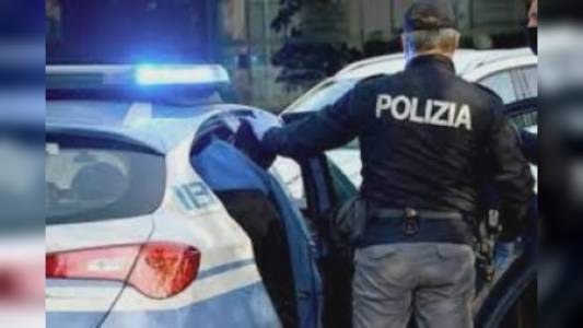 Genova, arrestato 39enne per aver picchiato la ex incinta sul posto di lavoro