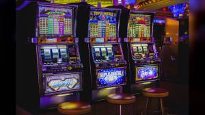 Sanremo, turista milanese vince 217mila euro alle slot machine del Casinò: ne aveva giocati solo 3