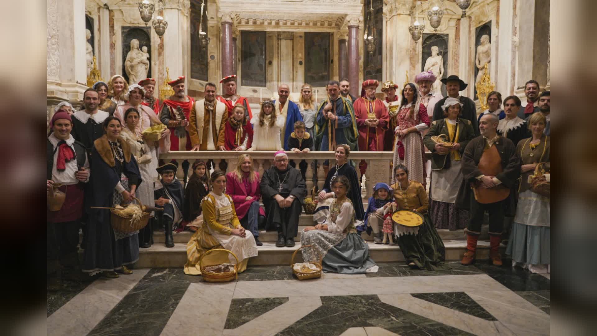 Epifania a Genova, folla di visitatori alla Cattedrale di San Lorenzo per il presepe vivente