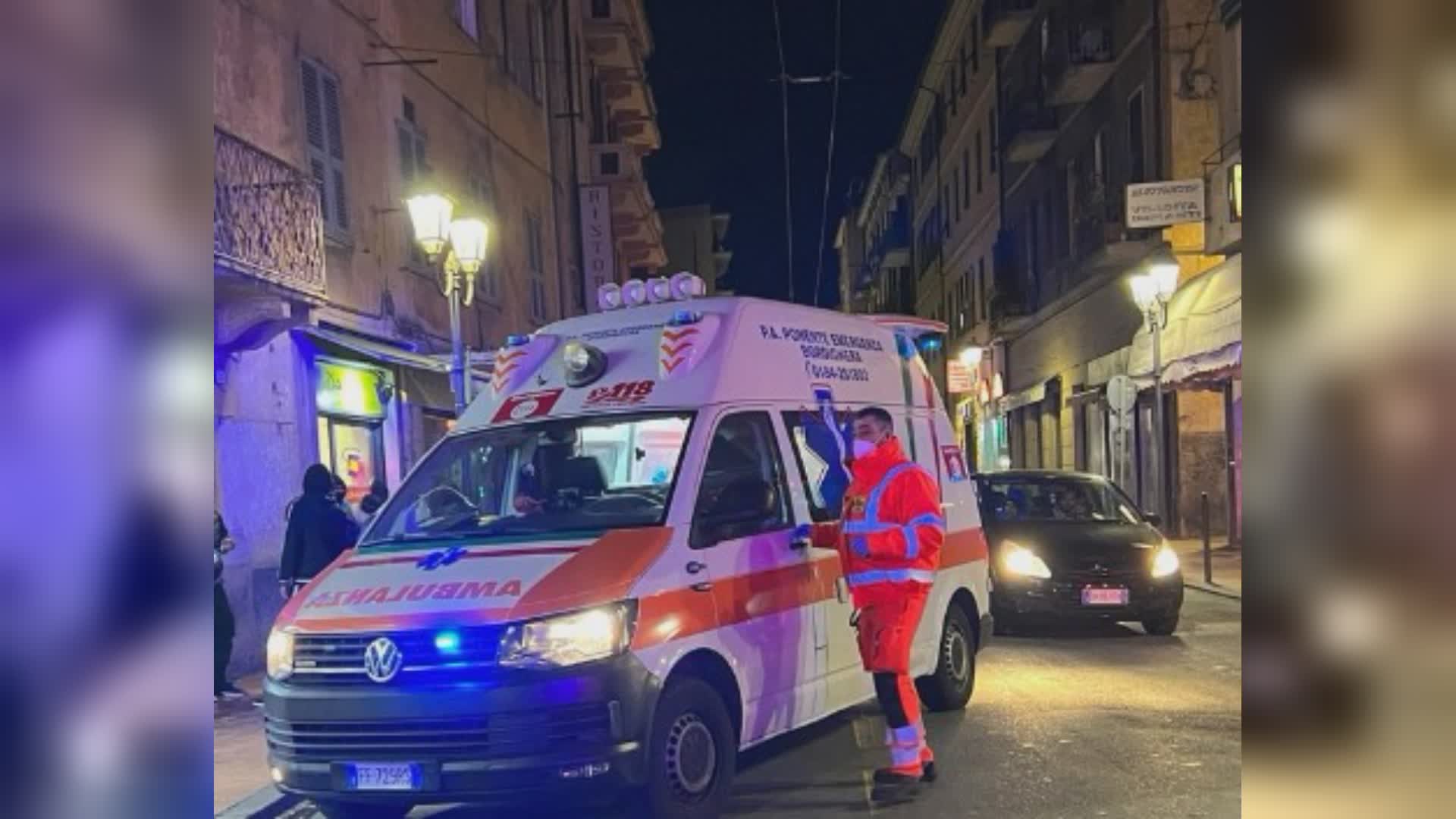 Ventimiglia, furibonda lite tra due uomini in via Aprosio: uno è in gravi condizioni all'ospedale Santa Corona per un trauma cranico