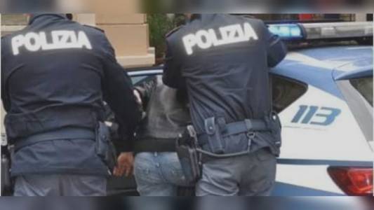 Ventimiglia, aggredisce due persone senza apparente motivo: arrestato 32enne