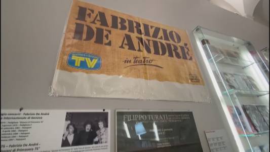 Genova, De André 25 anni dopo: l'emporio musicale Viadelcampo29rosso celebra il cantautore