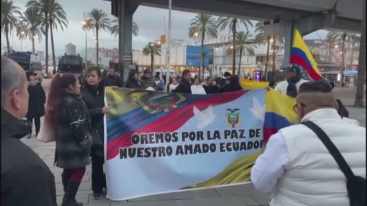 Genova, la comunità ecuadoriana in corteo contro il rischio guerra civile nel Paese sudamericano