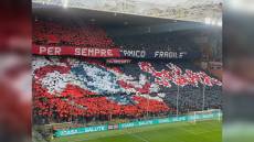 Genoa, la Gradinata Nord dedica una spettacolare coreografia a Fabrizio De Andre'