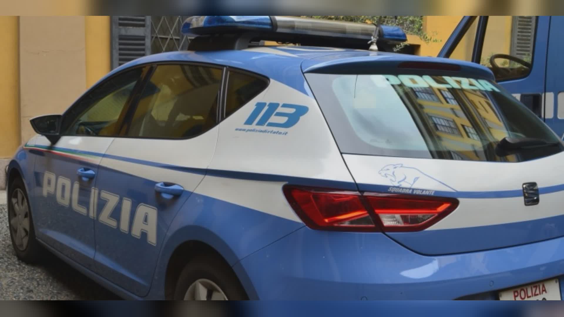 Genova, estrae scacciacani durante litigio su autobus: arrestato