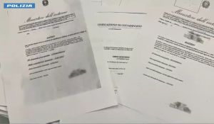 Genova, si fingono avvocatesse e giudici e raggirano stranieri che volevano la cittadinanza italiana: un arresto e un obbligo di dimora