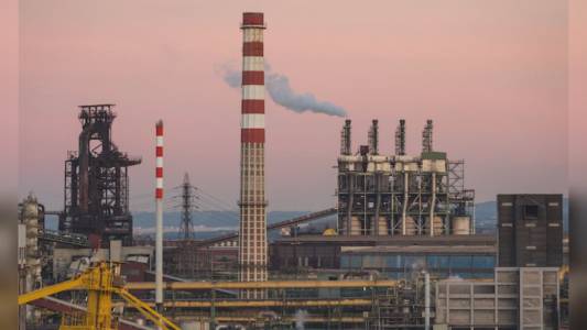 Ex Ilva, Taranto: danneggiate auto dei dipendenti del servizio mensa