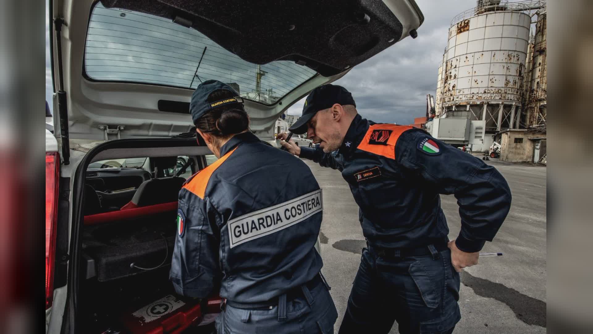 Genova, la Guardia Costiera controlla i veicoli in ingresso nel porto: multe per 58mila euro in poche ore