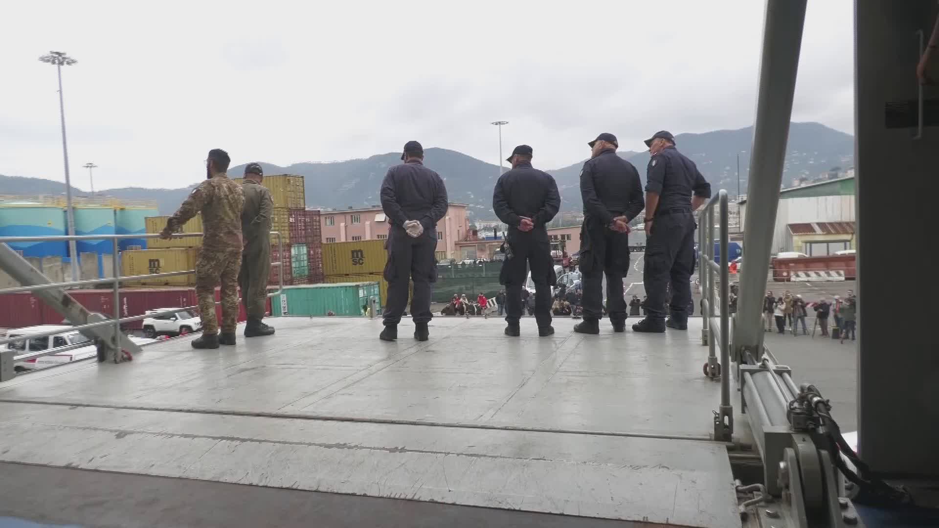La Spezia, Caritas e St. Egidio in prima linea per accogliere i bambini palestinesi. I volontari: "Abbiamo portato loro bevande calde e caramelle"