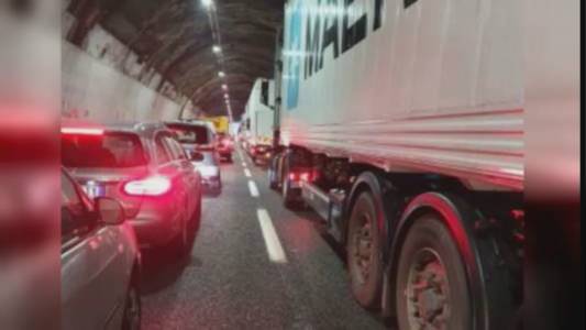 Rapallo, A12: un morto e otto feriti in incidente, autostrada riaperta dopo quasi 6 ore