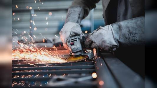 Ex Ilva, Acciaierie d'Italia non collabora con la Sace: indotto a rischio