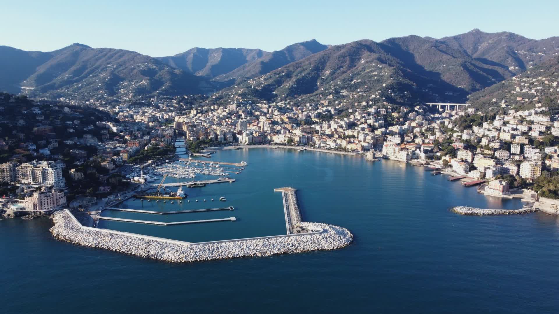 Rapallo, il consiglio comunale approva gli interventi per il porto. Convenzione con Bizzi&Partners
