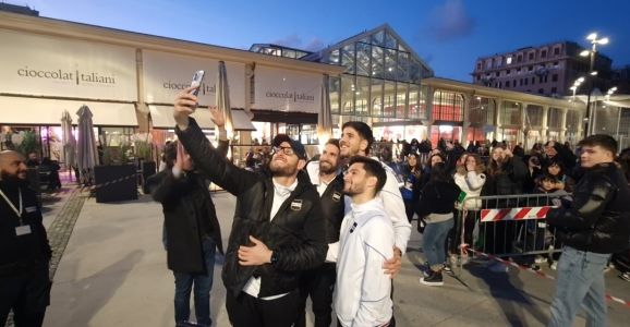 Sampdoria: Yepes, Facundo, Borini e Ravaglia firmano autografi e scattano selfie coi tifosi 