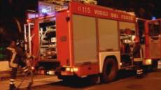 Sanremo, auto in fiamme vicino al Teatro Ariston