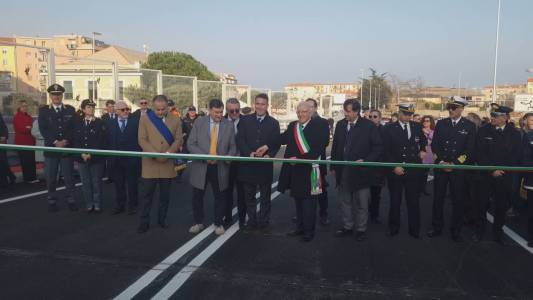 Vado Ligure, inaugurata la nuova strada urbana tra via Aurelia e Galleria Carrara: l'opera migliora la circolazione e favorisce l'accesso al porto