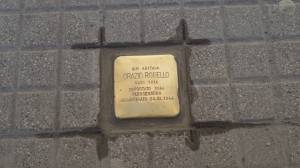 Genova, posata la tredicesima pietra d'inciampo in ricordo del deportato Orazio Robello. La nipote: "I giovani tramandino il messaggio"