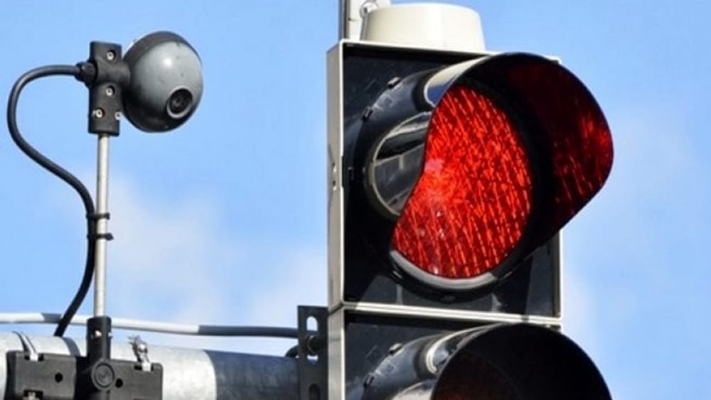 Genova, nuovi T-red a Marassi, Pandolfo (pd): "Serve azione preventiva". L'assessore Gambino: "Il semaforo 'intelligente' si attiva solo col rosso"