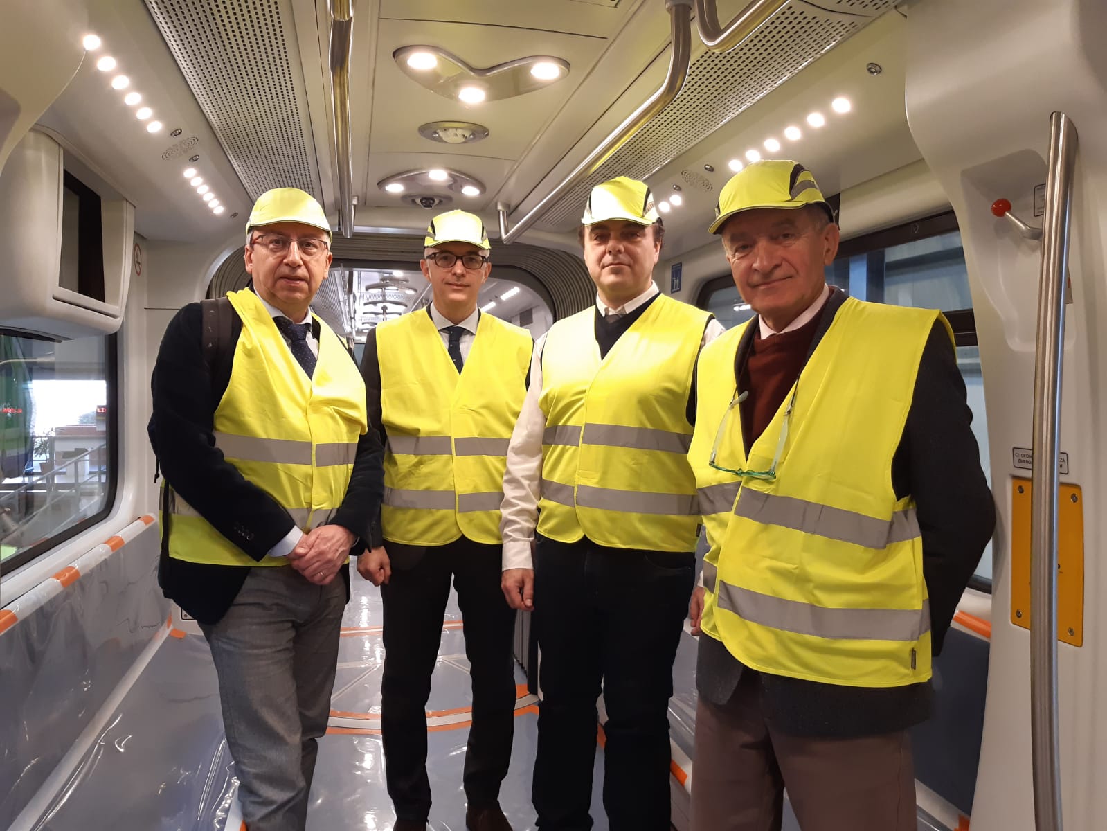 L’assessore ai trasporti Matteo Campora visita lo stabilimento di Hitachi Rail: in corso la costruzione di 14 nuovi treni metro