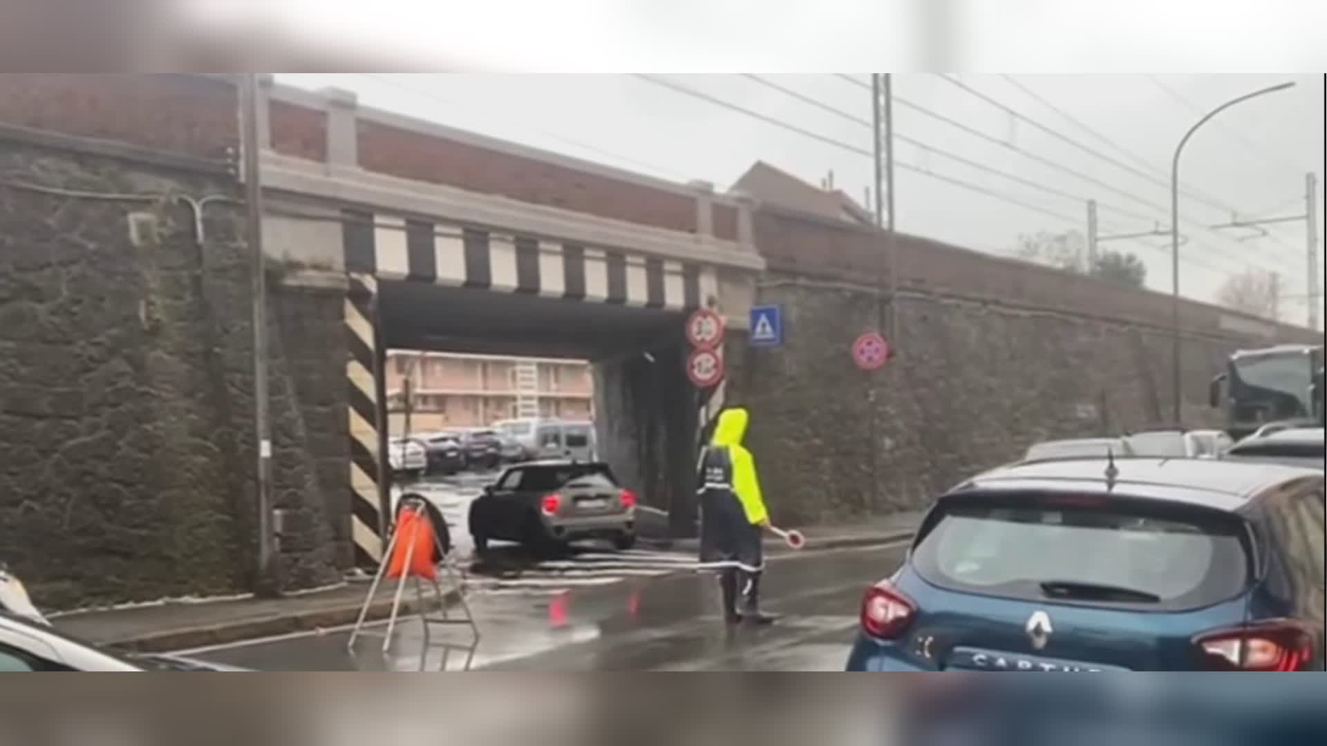 Genova, maltempo nella notte: alberi pericolanti a Oregina e Castelletto