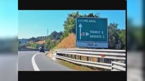 Autostrada A7, bagagli sospetti lasciati incustoditi: riaperto il tratto Ronco-Vignole verso Milano