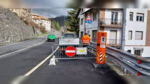 Rossiglione: masso sulla SS 456 del Turchino in zona Gnocchetto, strada chiusa fino a verifiche compiute