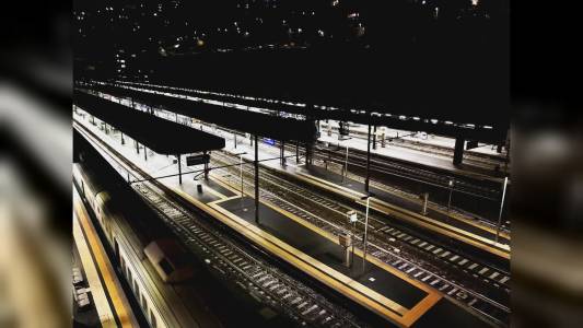 Genova: urtato da treno a Principe, perde un dito della mano destra