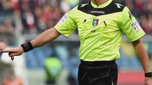 Calcio, gli arbitri del prossimo turno: Inter - Genoa a Ayroldi, Feralpisalo' - Sampdoria a Cosso