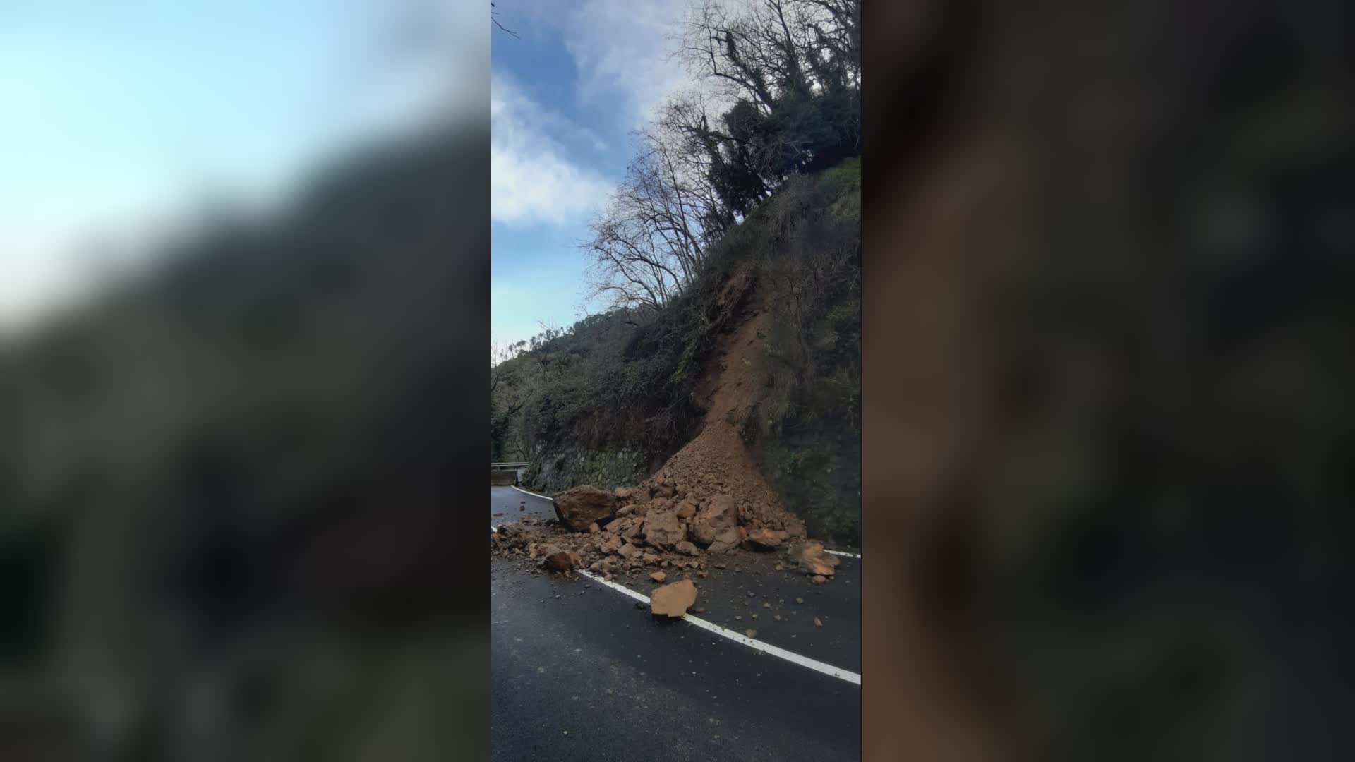 Corniglia, isolati 130 residenti per una frana sulla provinciale 30