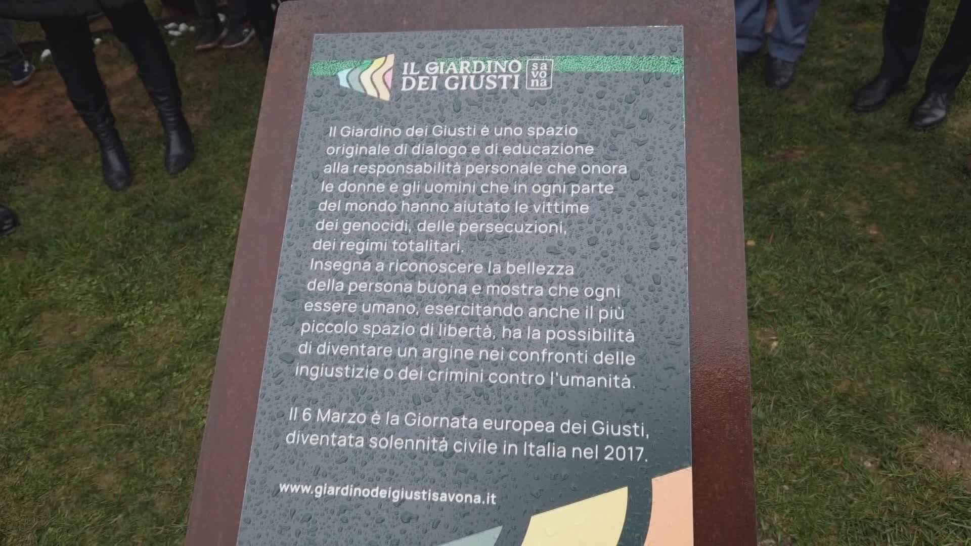 Savona, inaugurato il "Giardino dei Giusti" lungo la passeggiata Walter Tobagi: uno spazio alla memoria di figure iconiche di resistenza morale
