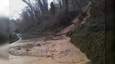 Maltempo in Liguria, chiusa per una frana la strada della Val Fontanabuona