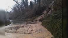 Maltempo: frana isola 40 persone in val Fontanabuona