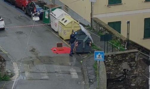 Genova: ordigno in un cassonetto in via Banderali neutralizzato dagli artificieri, allarme rientrato