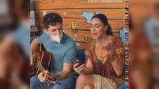 Genova, Belen Rodriguez all 'ospedale Gaslini incontra i bambini e canta per loro