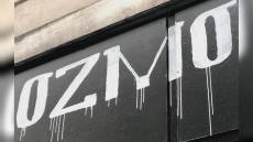 La Spezia, l'artista Ozmo decora l'ingresso di un ex rifugio antiaereo
