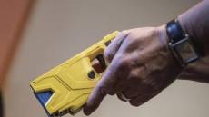 La Spezia, primi due taser consegnati alla polizia locale