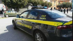 Truffe online tra Savona e Crotone: arrestato ventiseienne