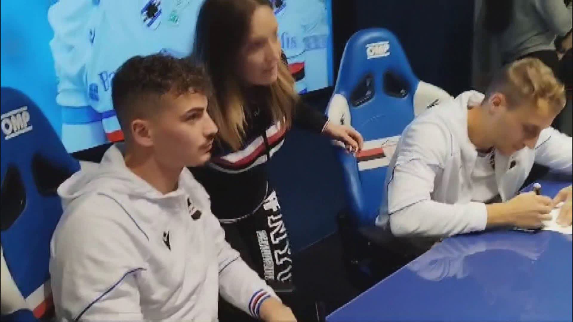 Sampdoria, grande folla di tifosi al City per l'incontro con Esposito e De Luca
