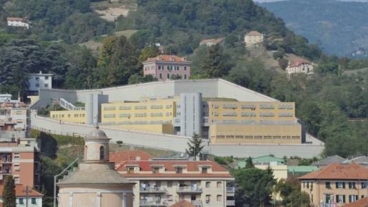 Genova, carceri: crolla solaio a Pontedecimo, ferito detenuto