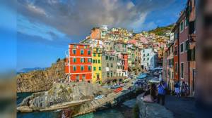 Turismo, tutto esaurito a Genova e Cinque Terre, Toti: "Sarà un 2024 da primato"