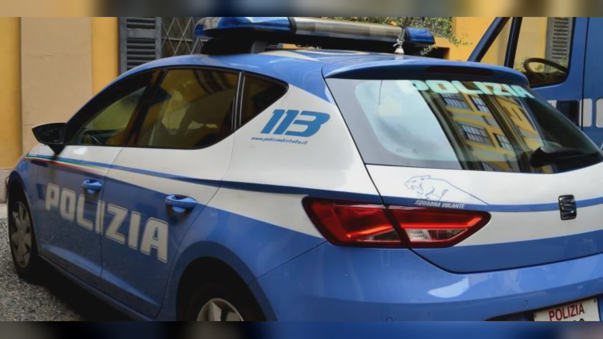 Genova, ingerisce 14 ovuli di cocaina per sfuggire ai controlli sul bus: arrestato 42enne