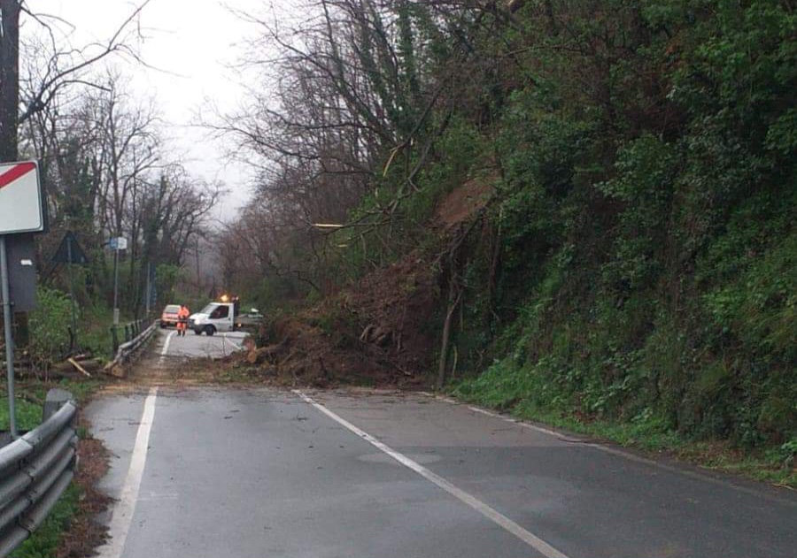 Mele, frana sulla statale 456 del Turchino: strada chiusa, viabilità dirottata sulla A26