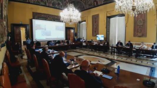 Genova: conferenza metropolitana sindaci salta per mancanza numero legale, polemiche su rifiuti