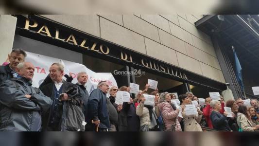 Genova, flash mob davanti al tribunale per ricordare suicidi nelle carceri italiane