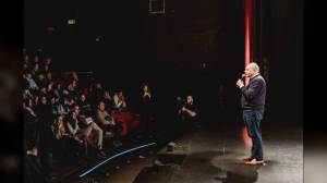 Genova, Orientamenti, Farinetti incanta 300 studenti e cita Leonardo da Vinci: "Più importante provarci che farcela"