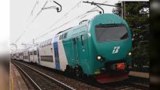 La Spezia: tenta di strangolare un capotreno, arrestato