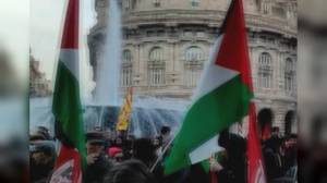 Genova, 25 aprile: striscioni antisionisti a Ponte Monumentale e bandiere palestinesi nel corteo