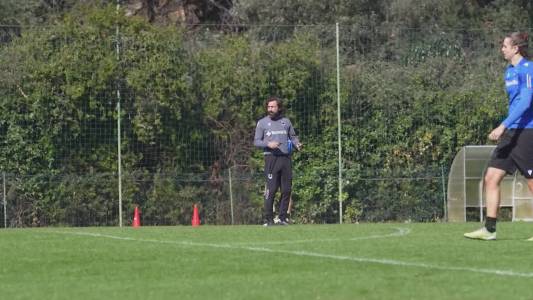 Sampdoria, Benedetti in gruppo. Pirlo invita Valentino Rossi allo stadio