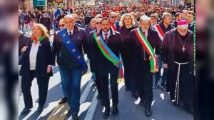 Genova, 25 aprile: centinaia di genovesi in strada per festeggiare